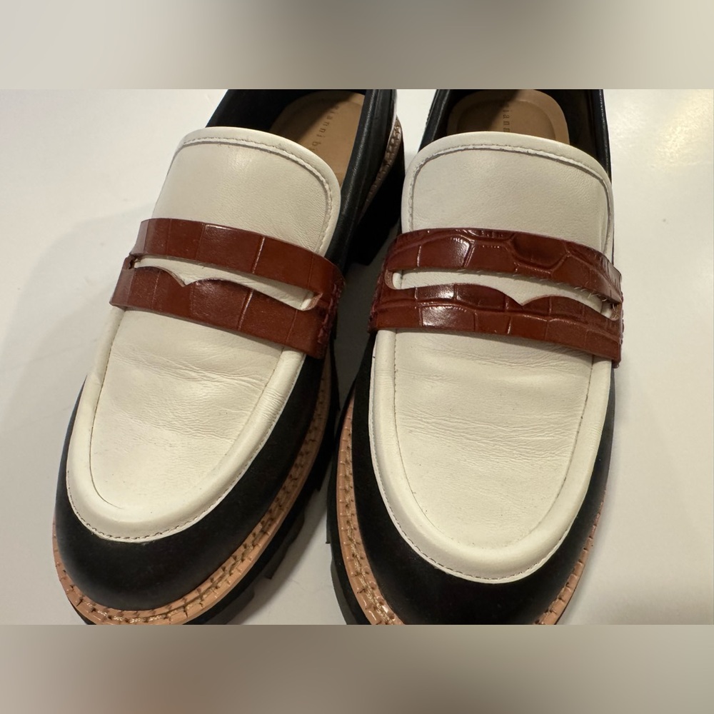Gianna Bini Stylish Women's Loafers in White, Black and Brown - Picture 6 of 10